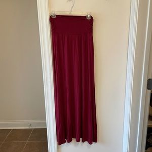 Maroon maxi skirt. Sz S